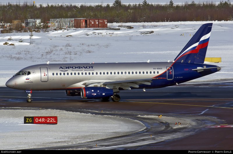 Sukhoi Superjet 100 Воедило
