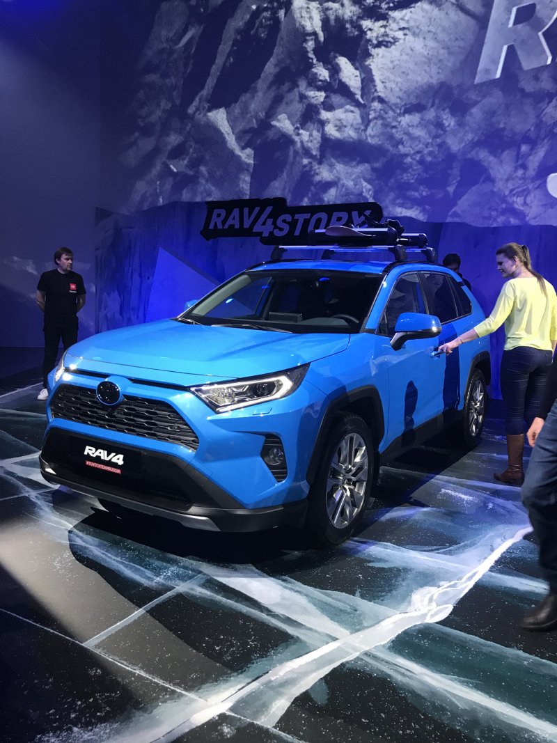 Новая Тойота рав-4 пятого поколения