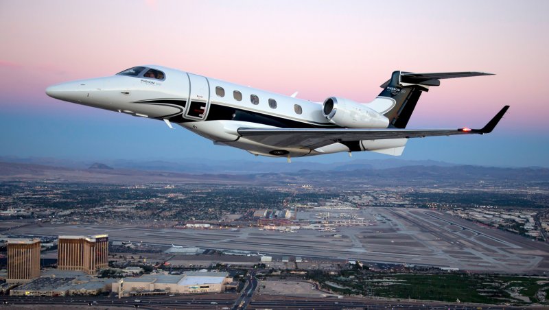 Обои Embraer Phenom 300e