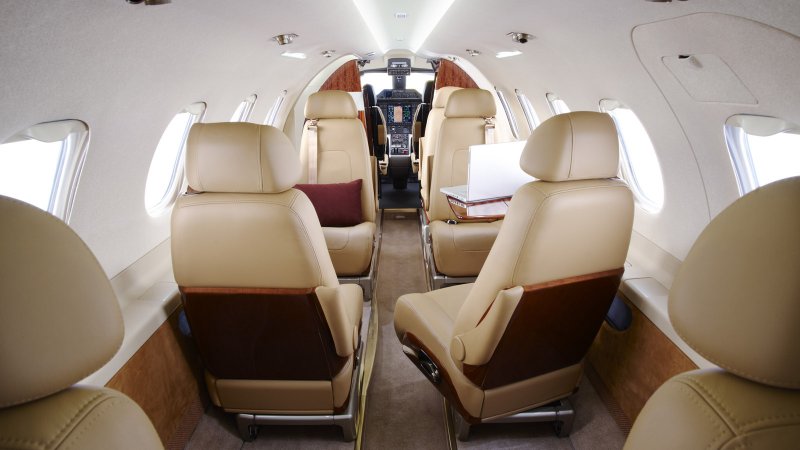 Эмбраер Phenom 300