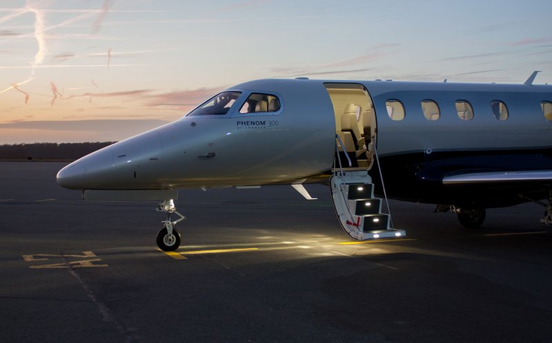 Embraer Phenom 300e Jet