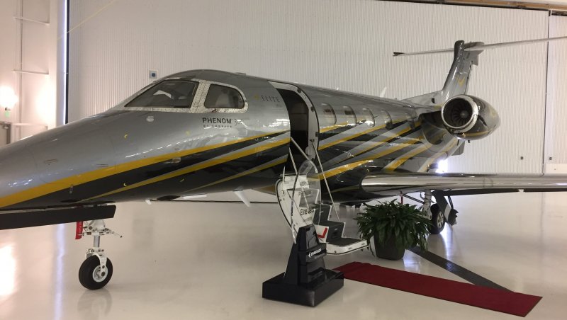 Embraer Phenom 100 салон
