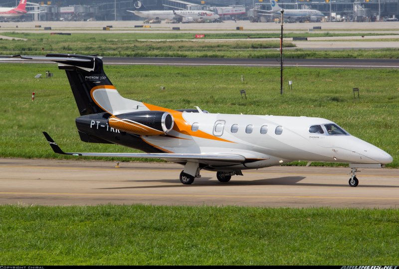 Embraer Phenom 100 салон