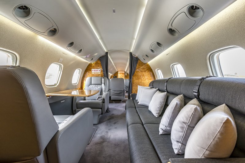 Эмбраер Phenom 300