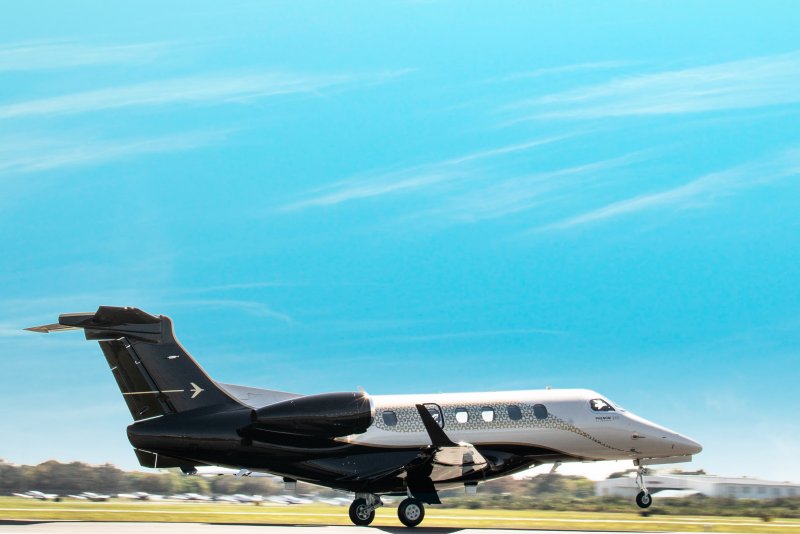 Embraer Phenom 300e Jet