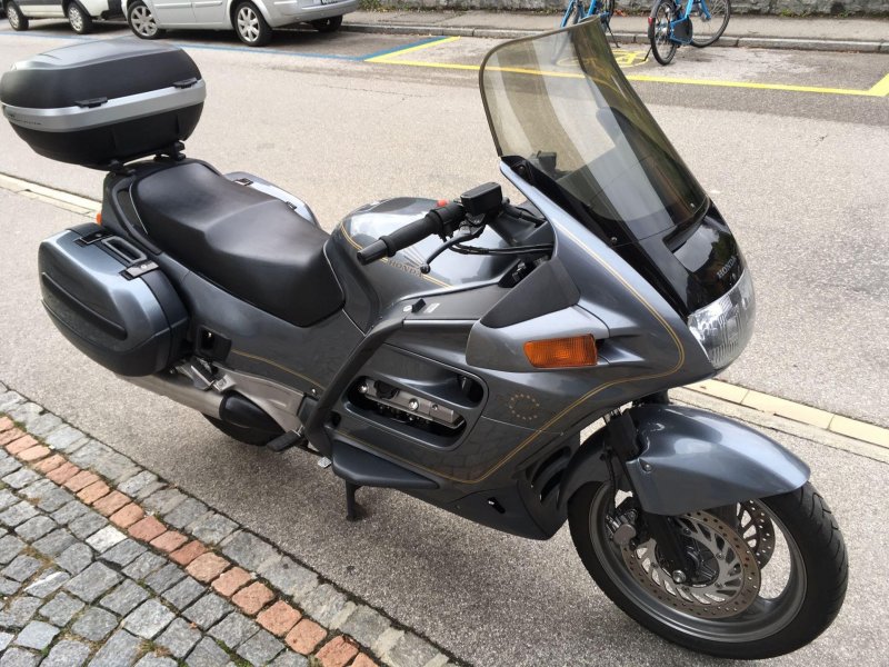 Honda st1300