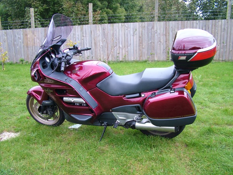 Хонда St 1100