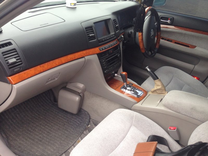 Toyota Mark II 110 кузов салон