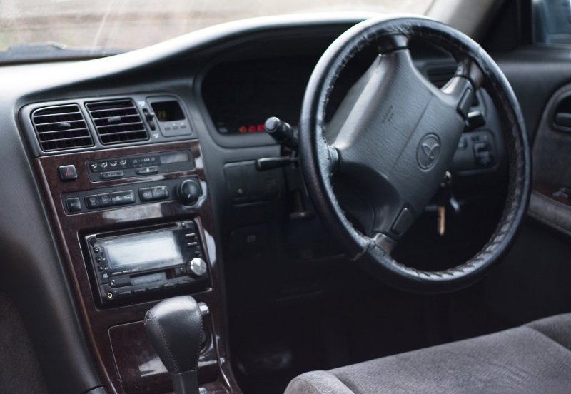 Toyota Mark II 90 салон