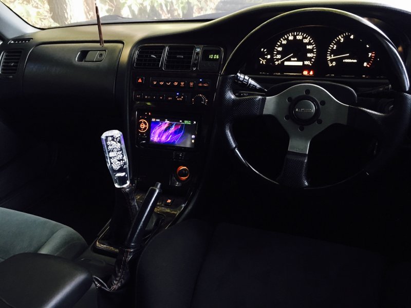 Toyota Mark II 90 салон