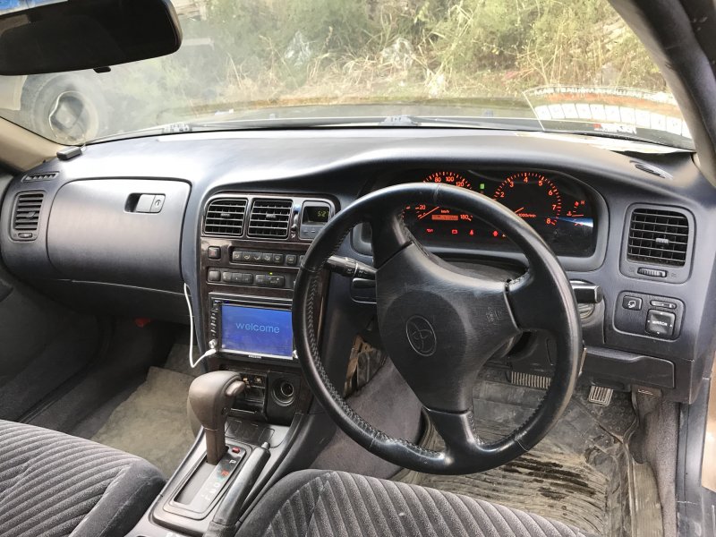 Toyota Mark II 90 салон