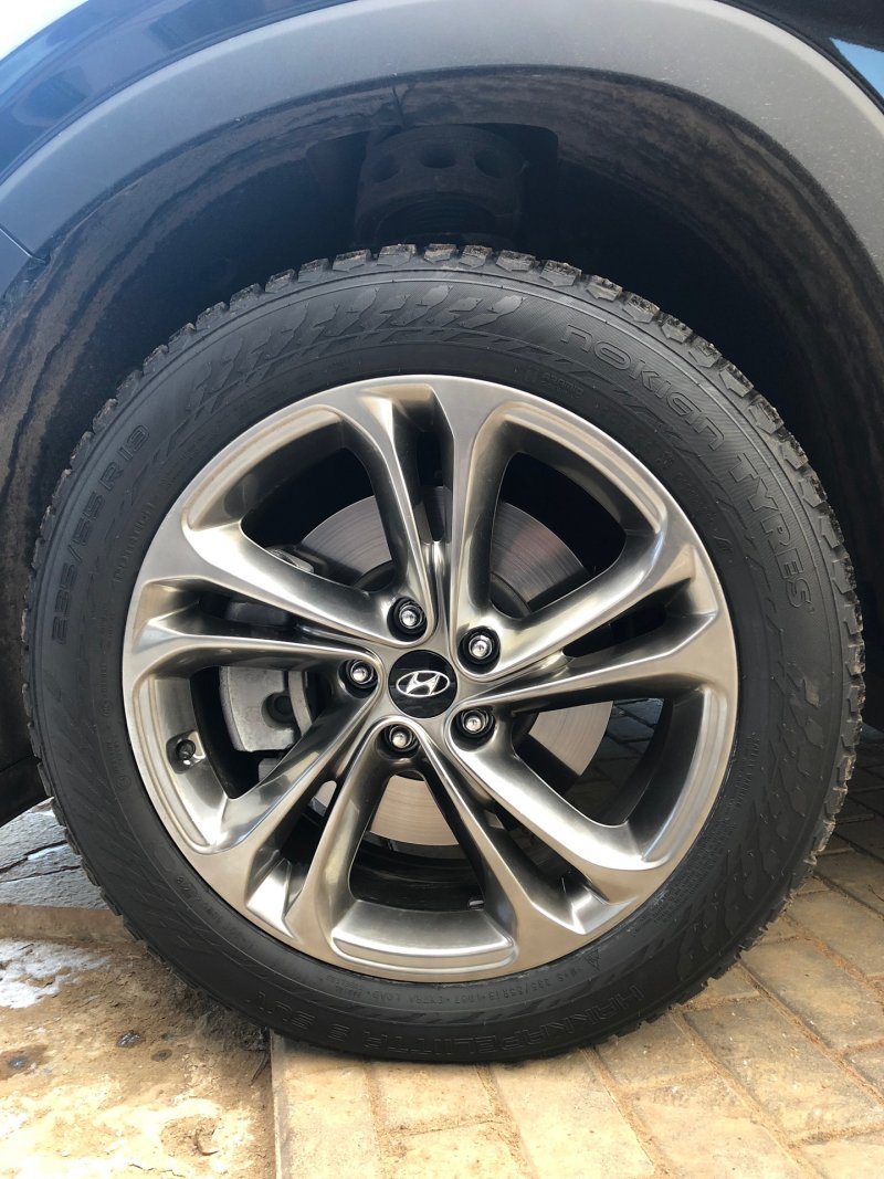235/55 R19 Santa Fe