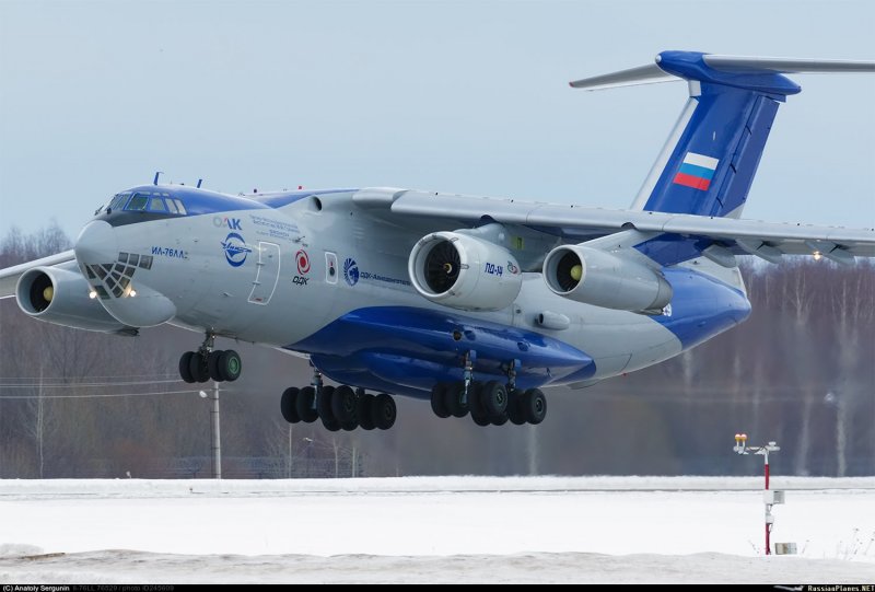 Самолет ил 476