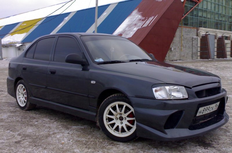 Hyundai Accent на 18 дисках
