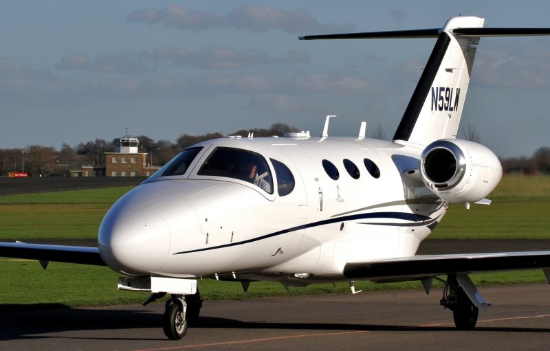 Самолет Cessna