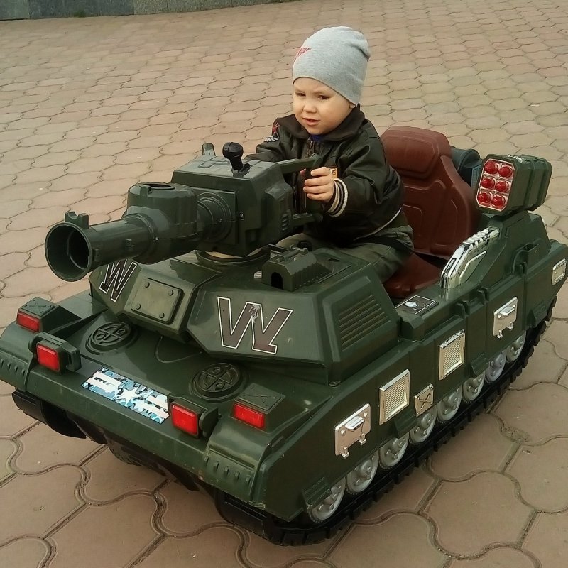 Большой детский танк