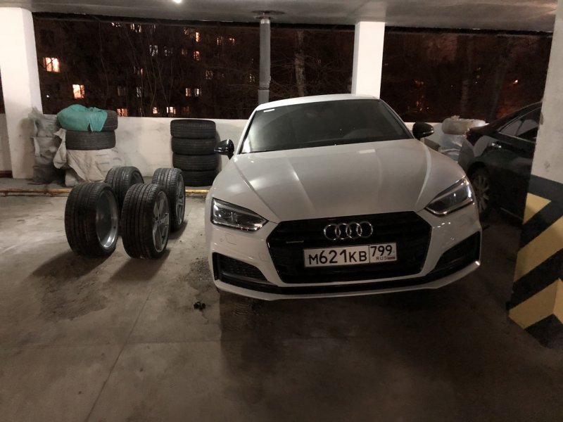 Audi a8 r20
