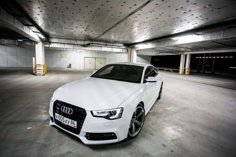 Audi a5 Rotor r19 белый 4k