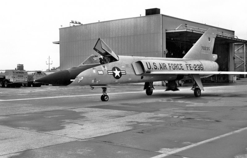 Convair f-106 Delta Dart кабина
