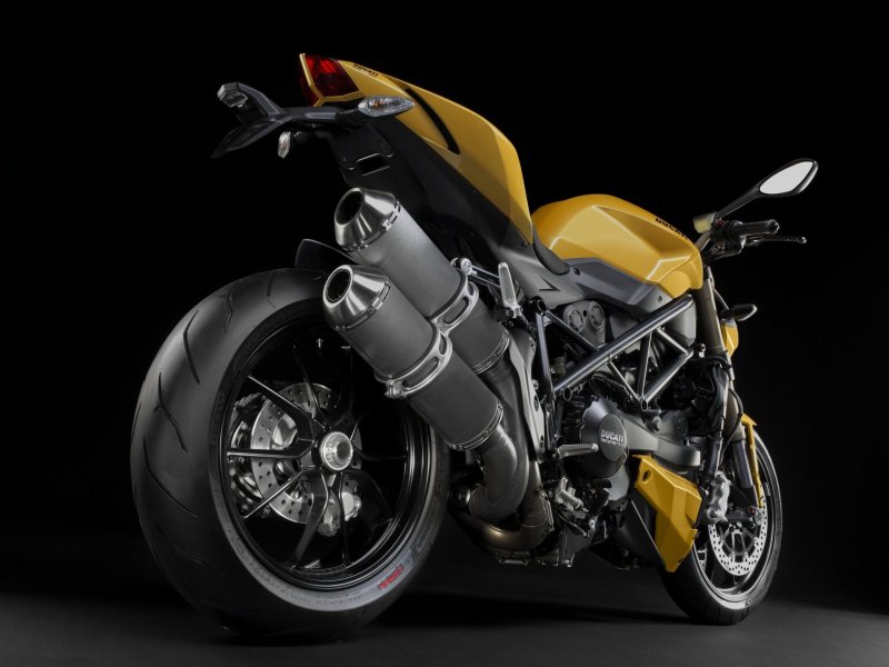 Ducati Streetfighter v4