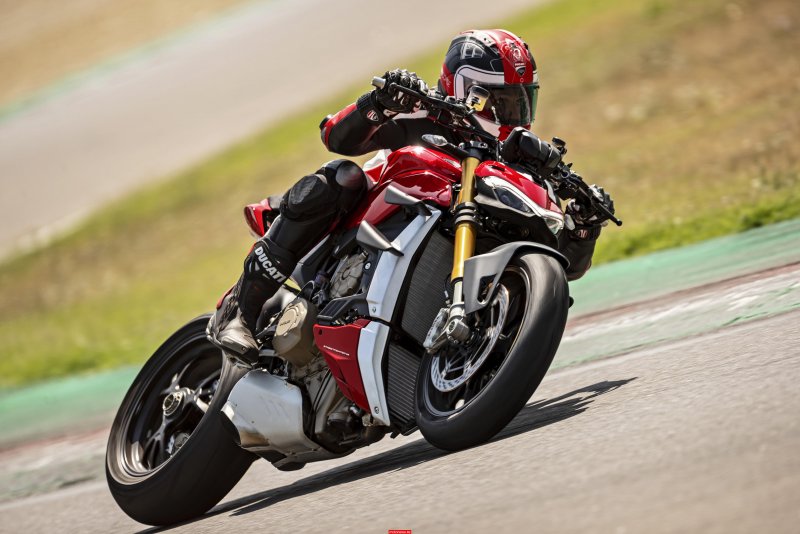 Ducati Streetfighter v4