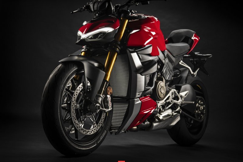 Ducati Streetfighter v4