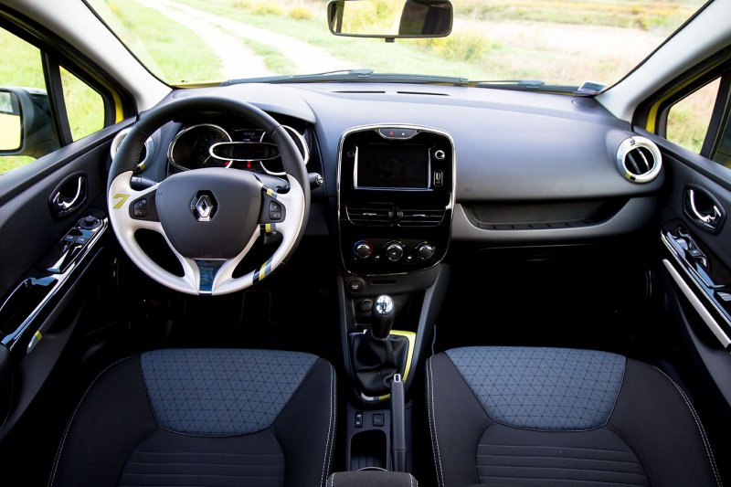 Renault Clio 2015 салон