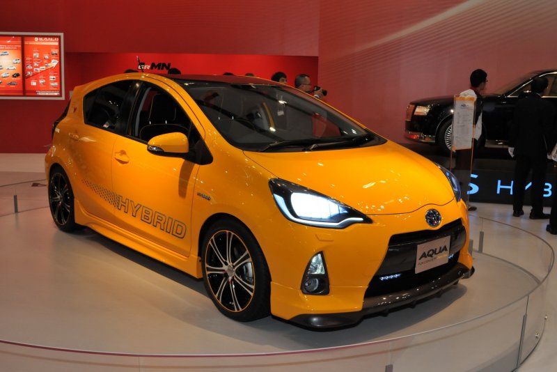 Toyota Аква гибрид