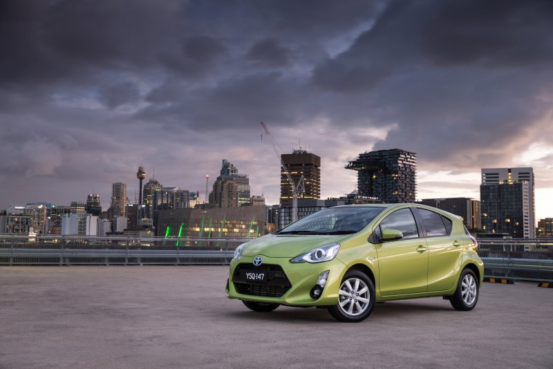 Toyota Aqua гибрид