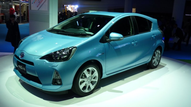 Toyota Aqua гибрид