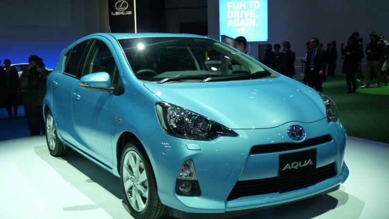 Toyota Aqua Hybrid 2012