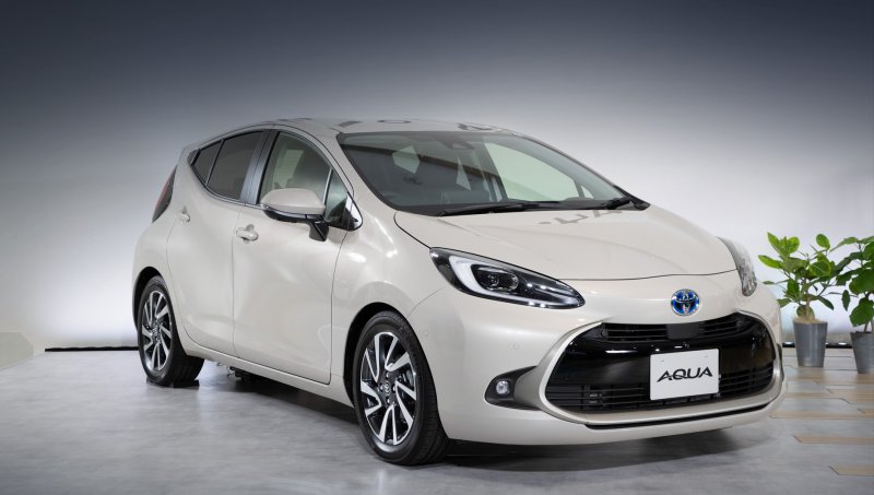 Toyota Aqua 2 поколение