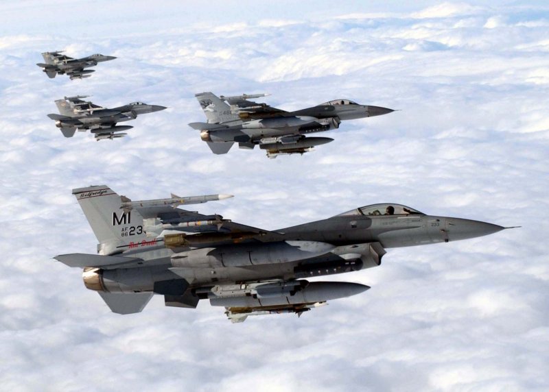 F16 истребитель вооружение