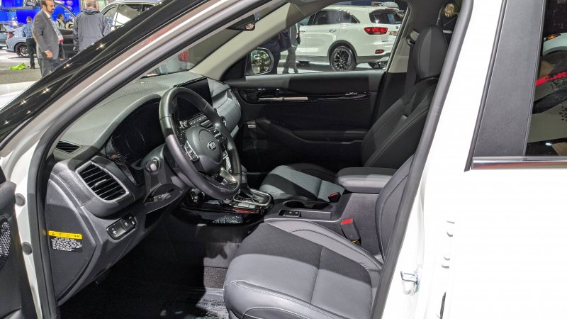 Kia Seltos интерьер