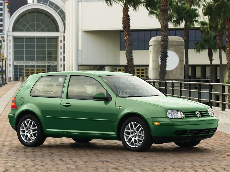 Volkswagen модель: Golf 2002