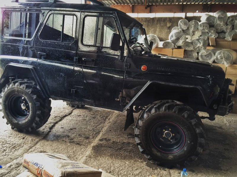 УАЗ-31512 на зимней рыбалке