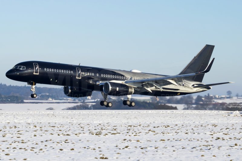 Боинг 757200