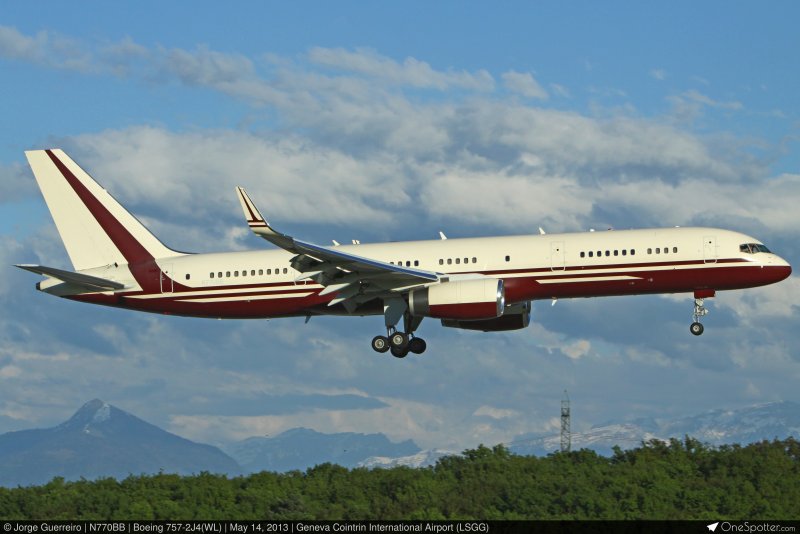 Boeing 757-8