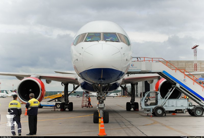 B 757 200 Azur Air