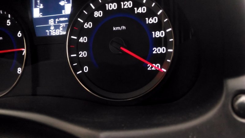 Hyundai Solaris 2015 полный бак