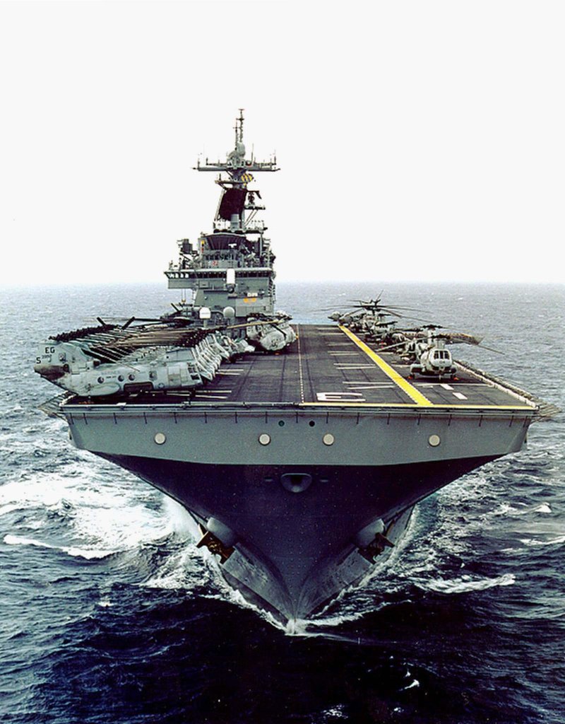 Корабль USS Kearsarge LHD-3
