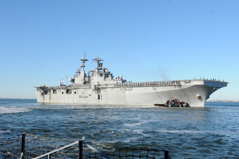 Корабль USS Kearsarge LHD-3