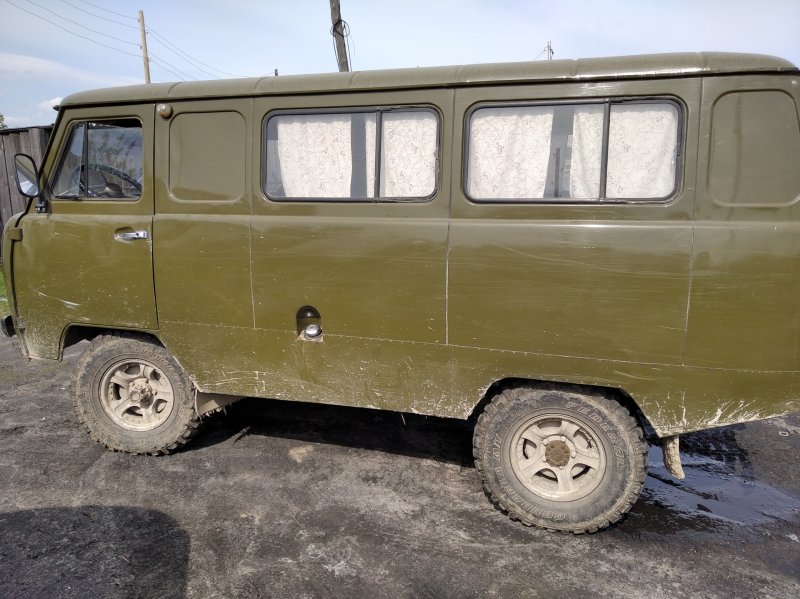 УАЗ 2206 зелёный