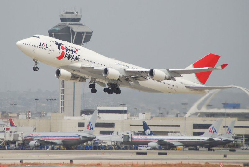 Самолет Боинг 747 2020