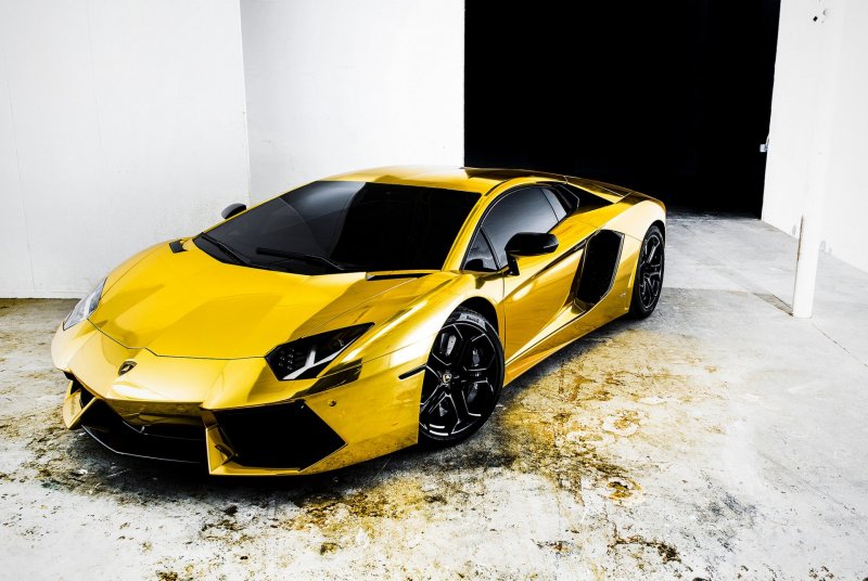 Lamborghini Aventador lp700-4 Золотая
