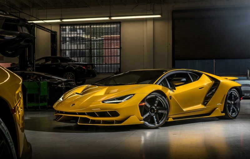 Lamborghini Centenario желтый