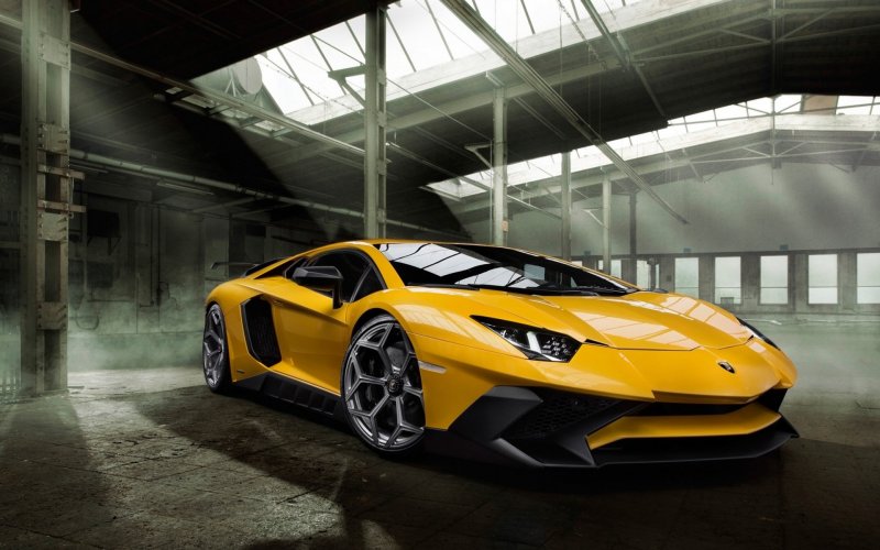 Lamborghini Aventador SV желтый