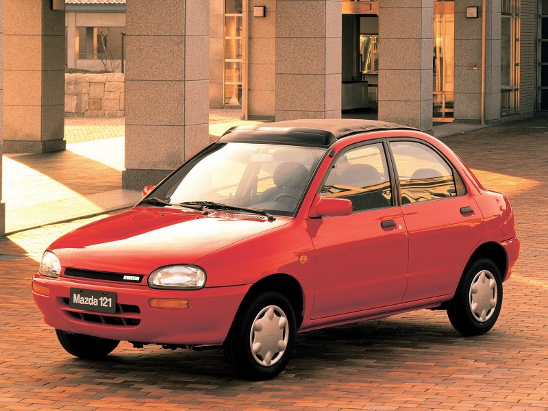 Mazda 121 II седан