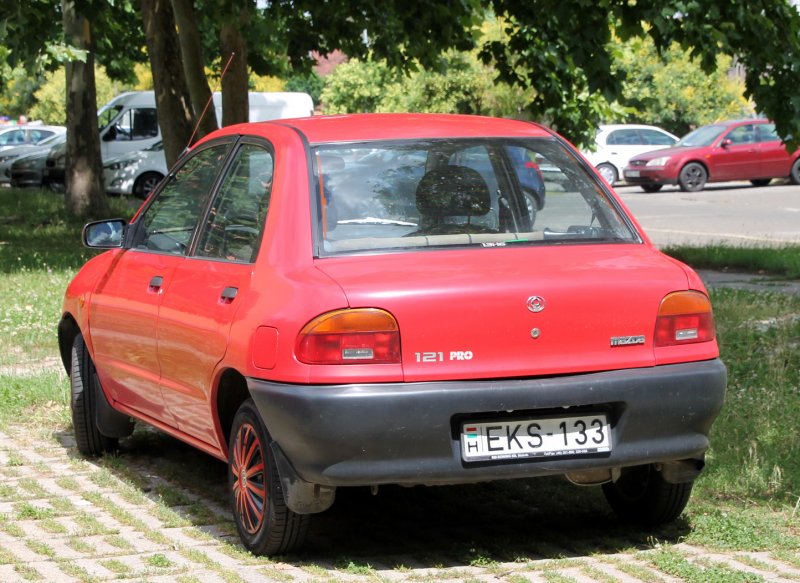Mazda 121