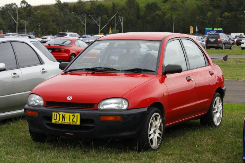 Mazda 121 2001г